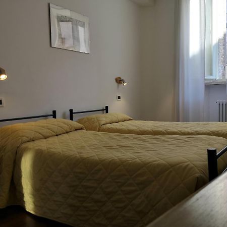 Hotel Arco Del Vento à Assise Extérieur photo