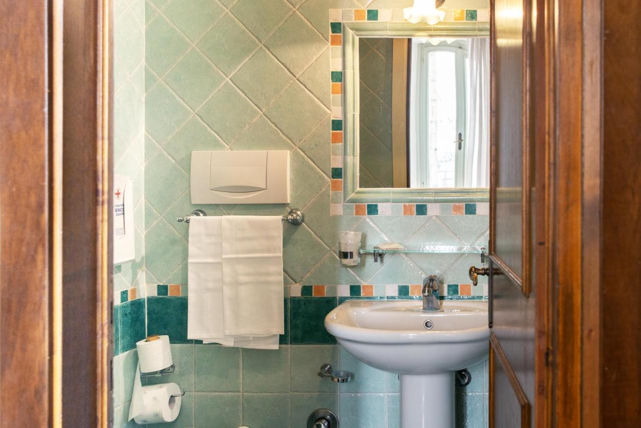 Hotel Arco Del Vento à Assise Extérieur photo