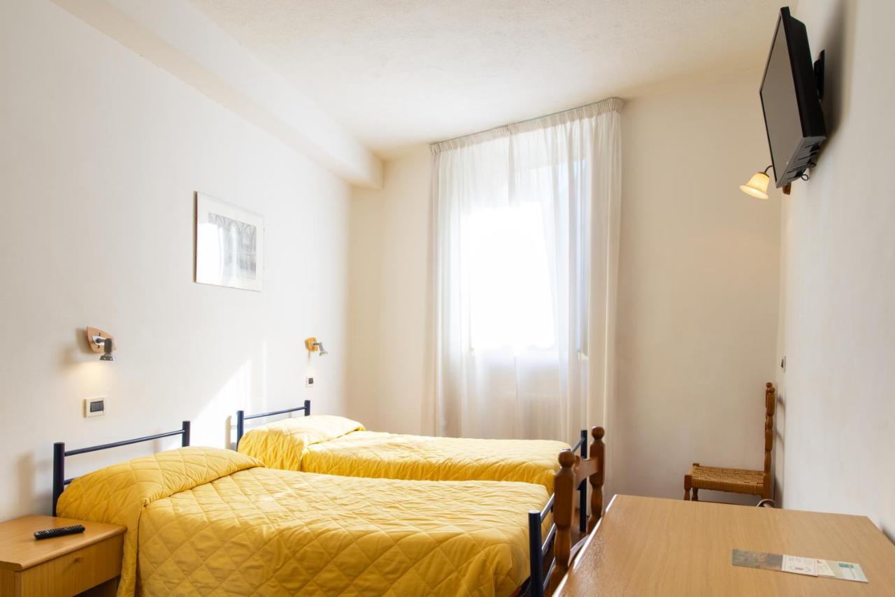 Hotel Arco Del Vento à Assise Extérieur photo